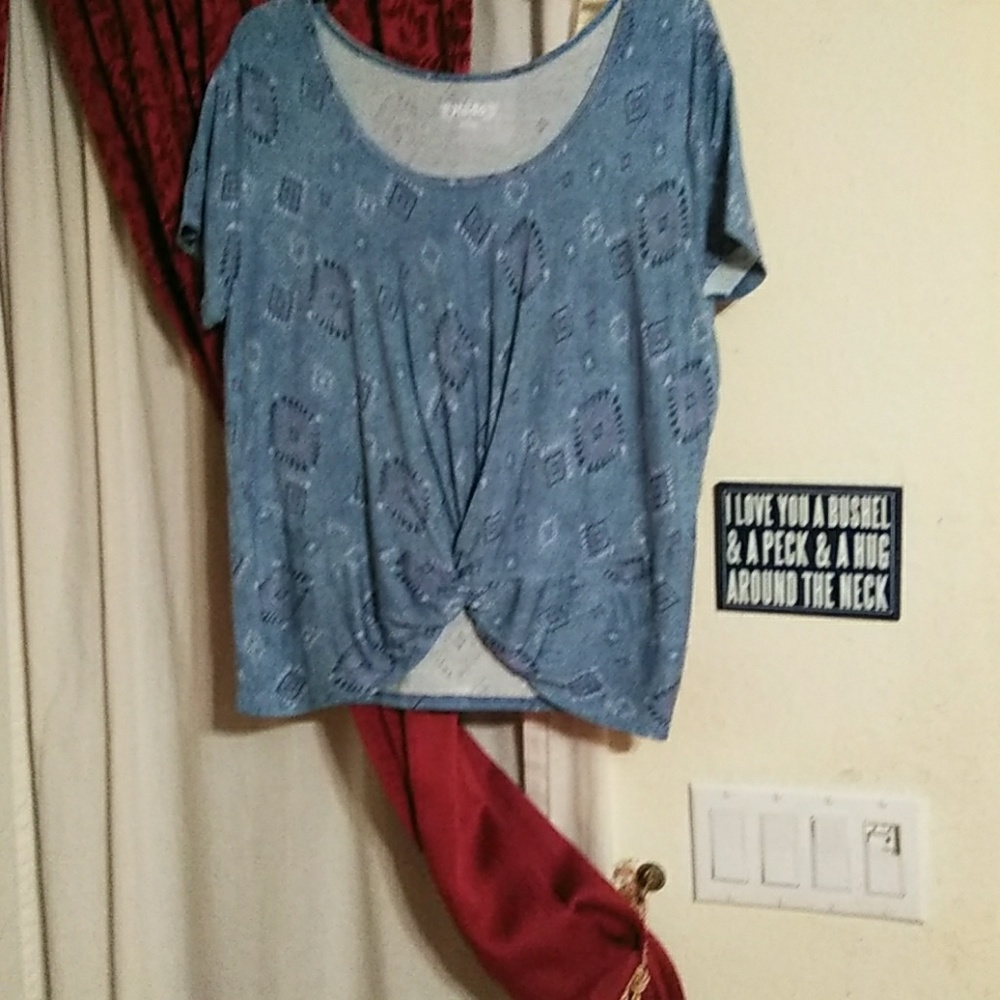 BNWT Blue floral crop top. Buy 1get 2 one half off